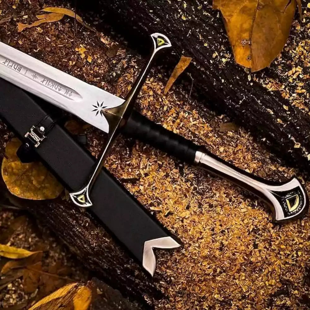 Stunning Narsil blade from Middle-earth lore
